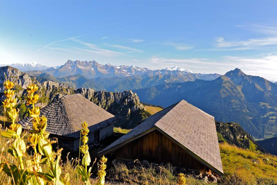 Vue sur les montagnes - Les Cornettes