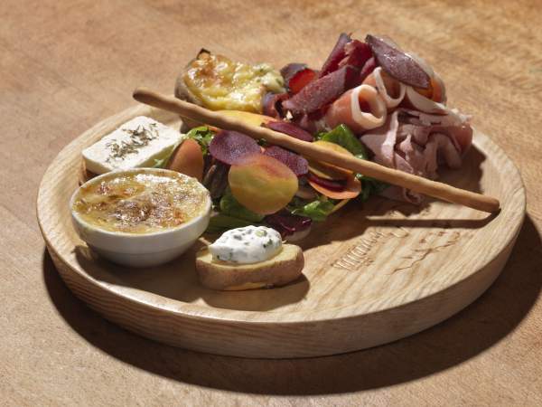 Salade Bar Brasserie les cornettes Haute Savoie la chapelle d'abondance restaurant